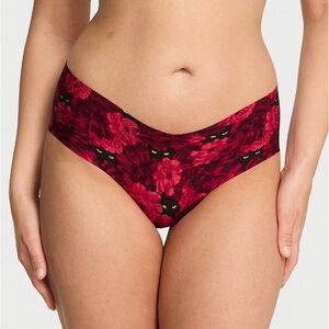 ✨Victoria’s Secret no show cheeky panty sz M NWT